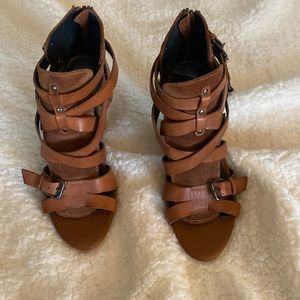 Trouvé sandal - sz 6